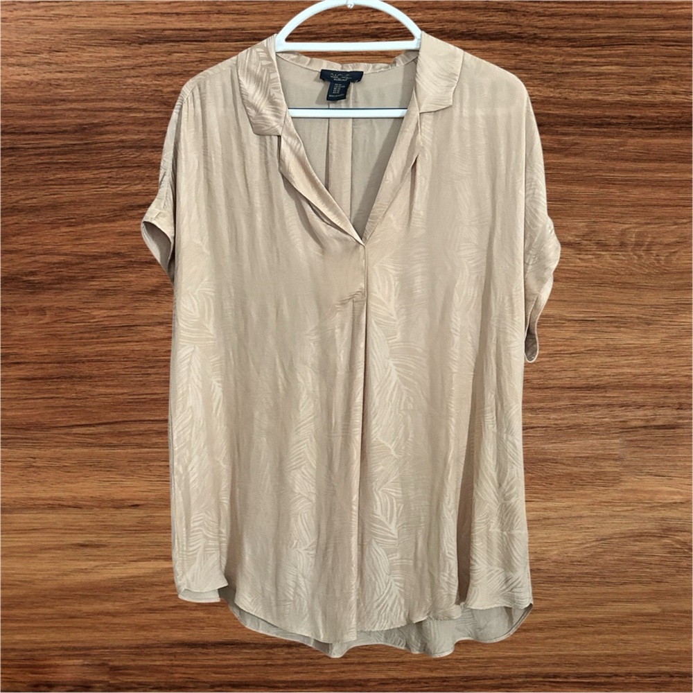 NWOT Rachel Roy Light Tan Blouse XL